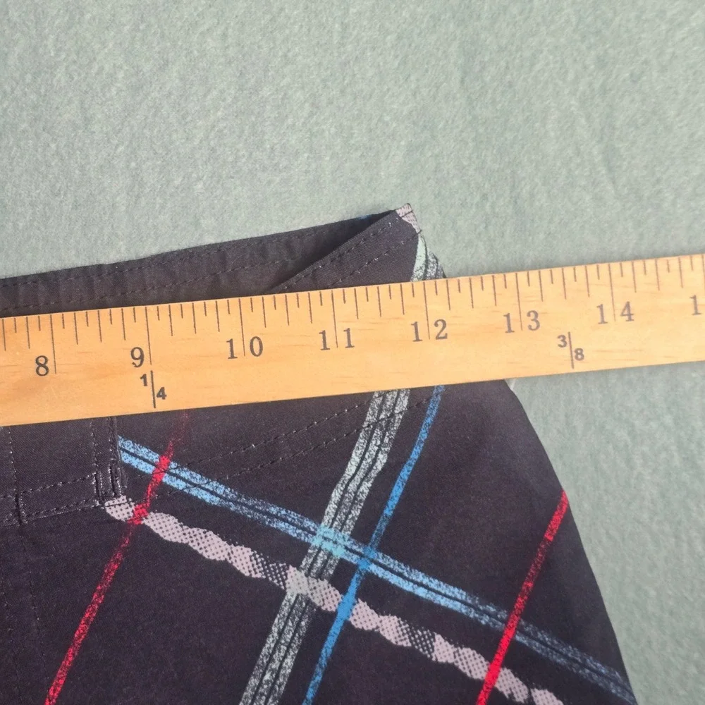 Quiksilver‎ Boys Plaid Board Shorts Size 8 Swim Trunks Black Blue Red 2540565059